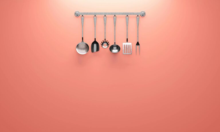 Essential Tools for a Small Kitchen: Maximize Space and Efficiency